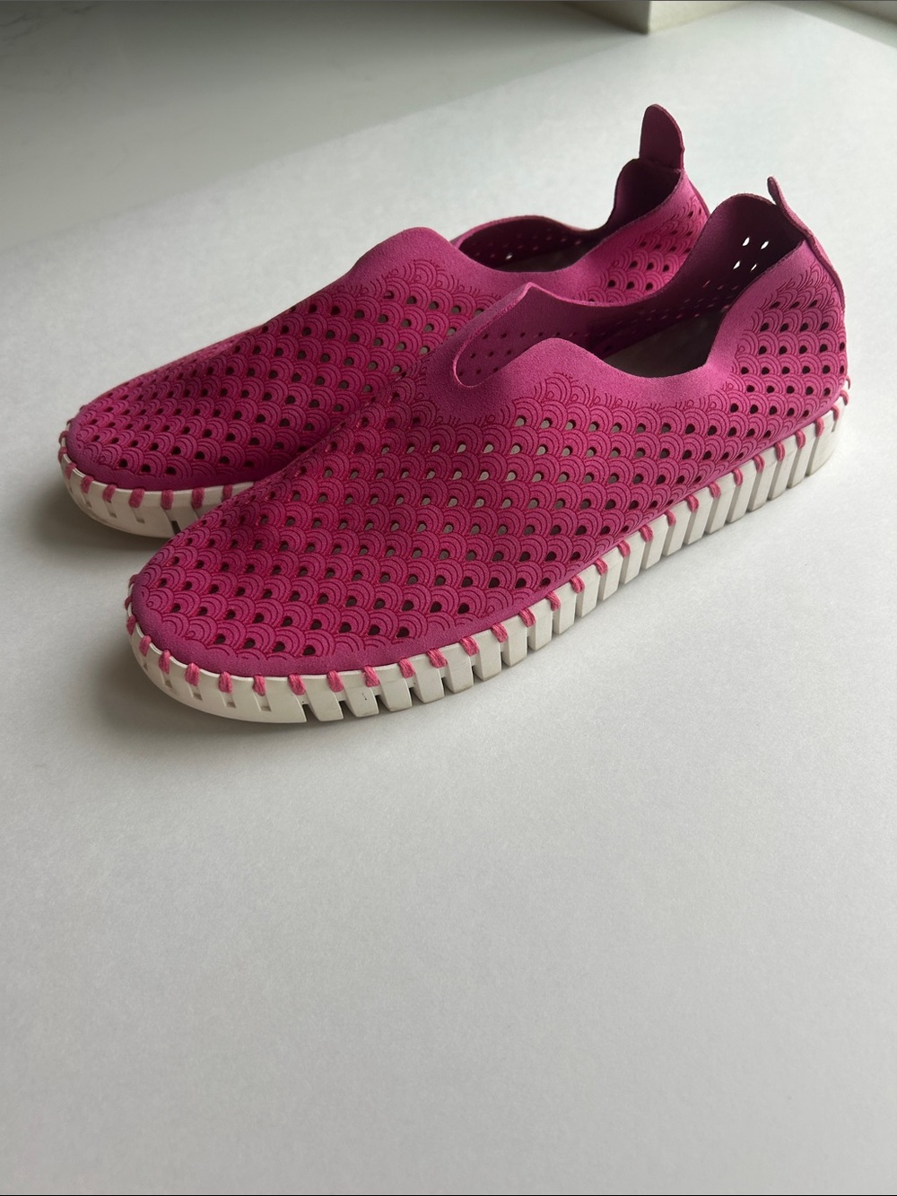 Ilse Jacobsen Slip-On Perforated Flats in Fuchsia Pink